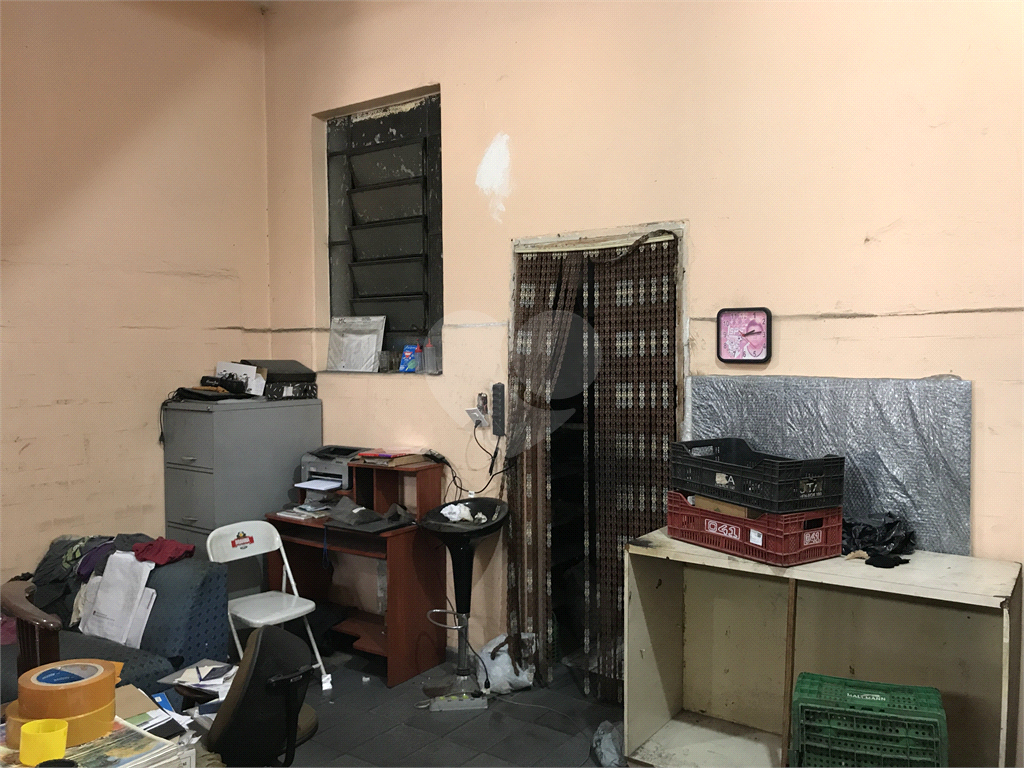 Prédio Comercial de esquina, na Avenida Nossa Senhora da Concórdia, Tremembé!!