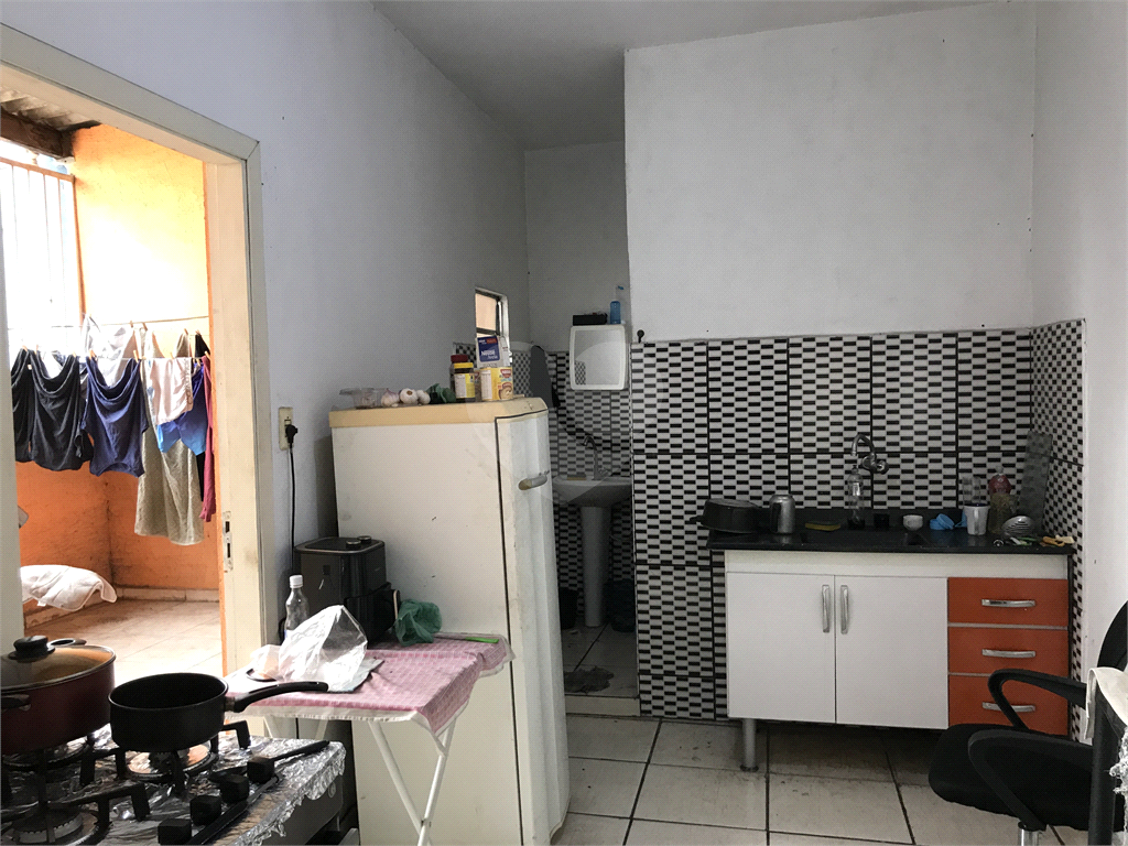 Prédio Comercial de esquina, na Avenida Nossa Senhora da Concórdia, Tremembé!!