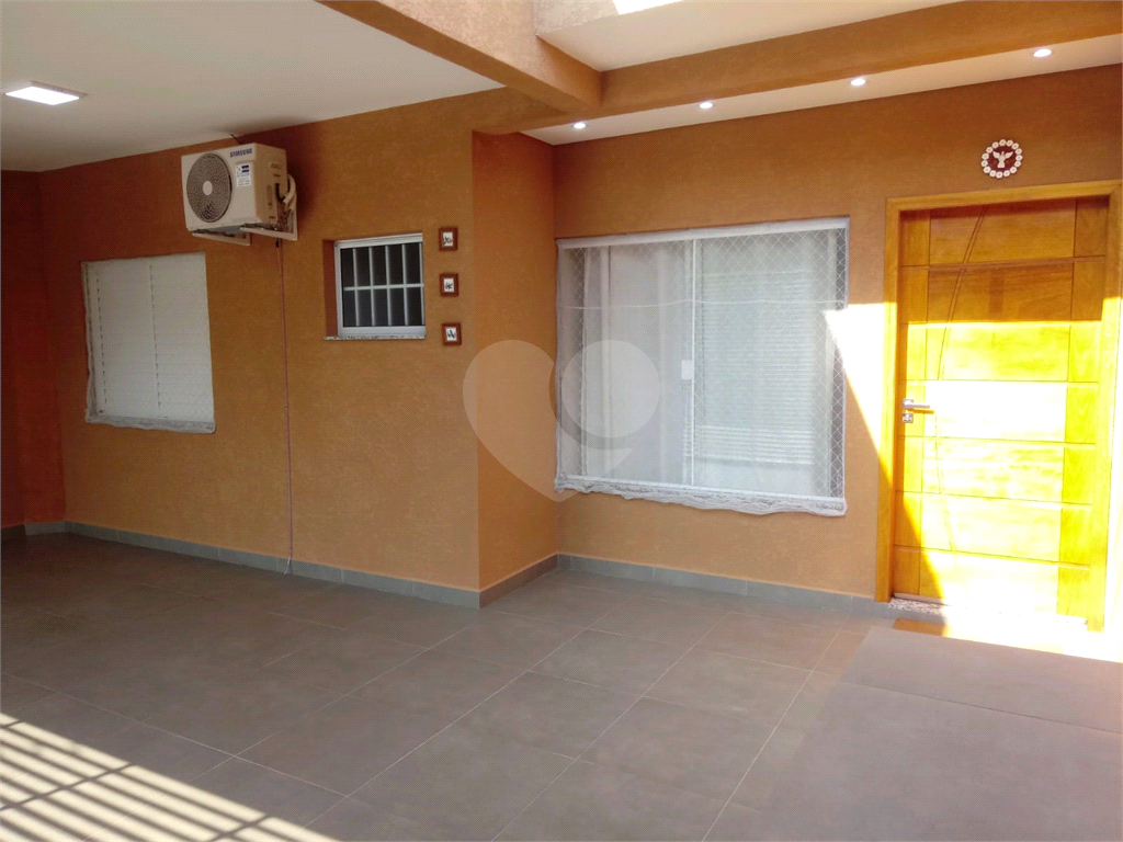 Casa Térrea em Atibaia com 2 suites. 