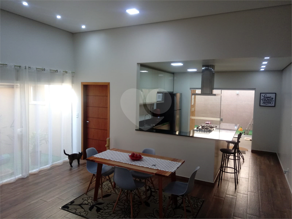 Casa Térrea em Atibaia com 2 suites. 