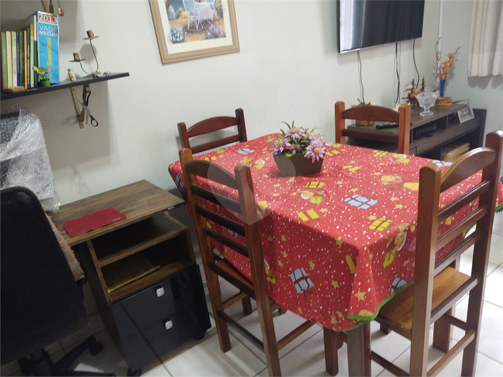 APARTAMENTO em PINHEIROS