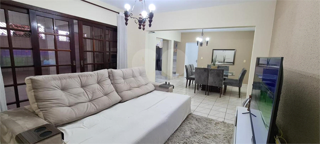 Sobrado à venda com 2 quartos, 285m² - Foto 1
