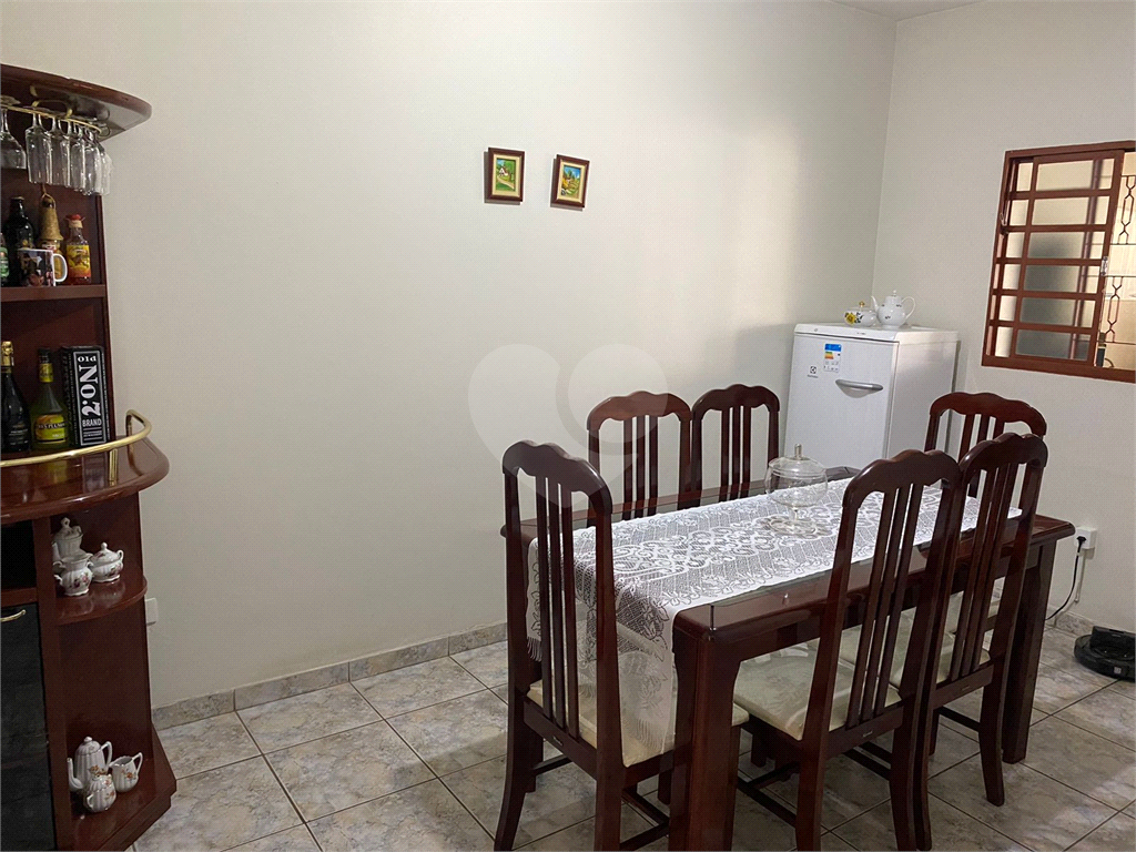 Casa à venda com 3 quartos, 250m² - Foto 6