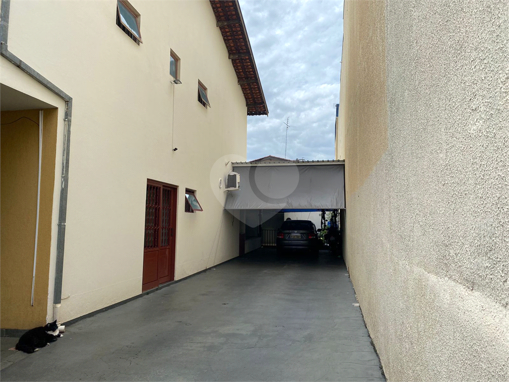 Casa à venda com 3 quartos, 250m² - Foto 5