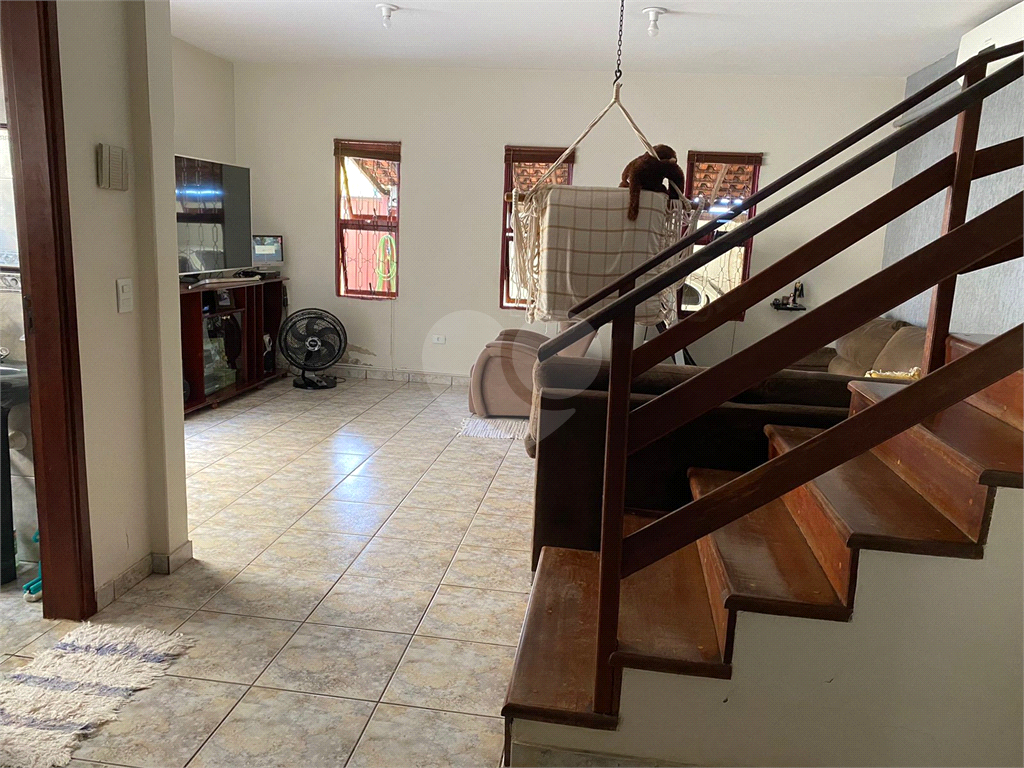 Casa à venda com 3 quartos, 250m² - Foto 7