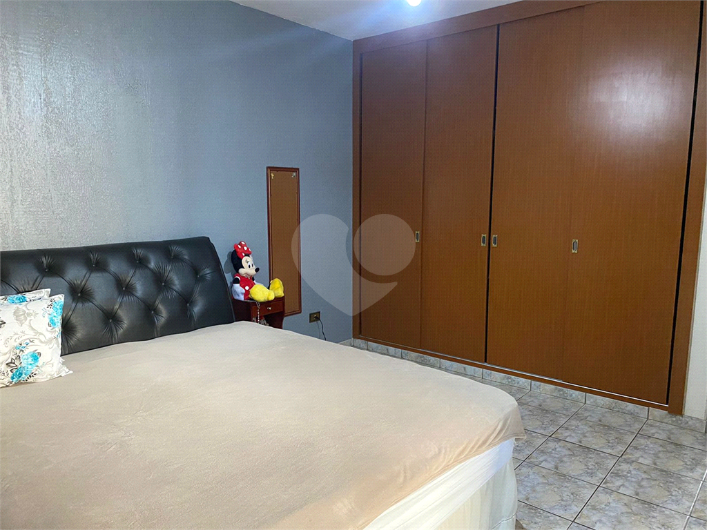 Casa à venda com 3 quartos, 250m² - Foto 17