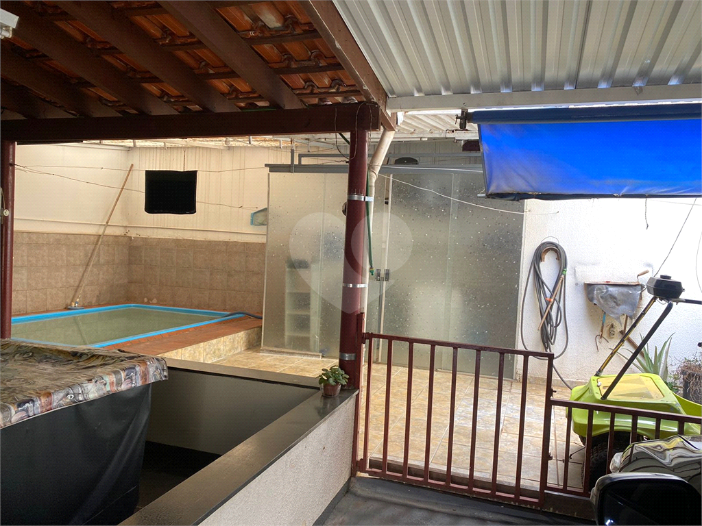 Casa à venda com 3 quartos, 250m² - Foto 3