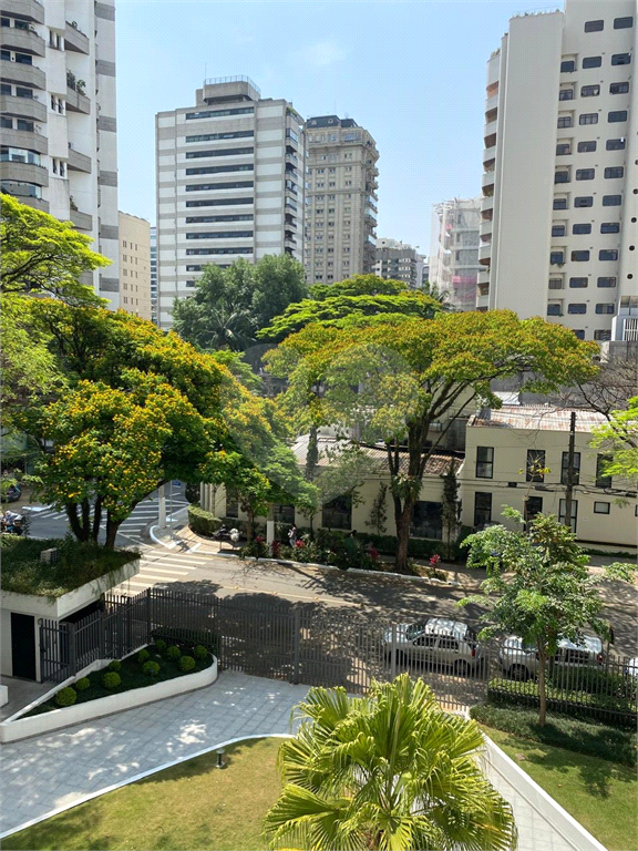 APARTAMENTO 182 M2  3 DORMITÓRIOS À VENDA VILA NOVA CONCEIÇÃO