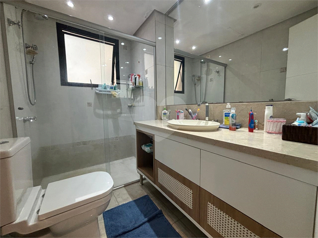  Amplo Apartamento todo reformado na Região de Santa Terezinha, com 143 metros de área útil,3 quarto