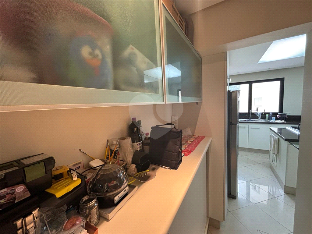  Amplo Apartamento todo reformado na Região de Santa Terezinha, com 143 metros de área útil,3 quarto