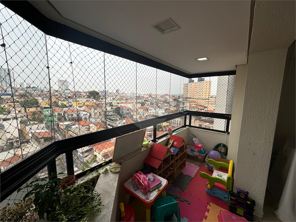  Amplo Apartamento todo reformado na Região de Santa Terezinha, com 143 metros de área útil,3 quarto