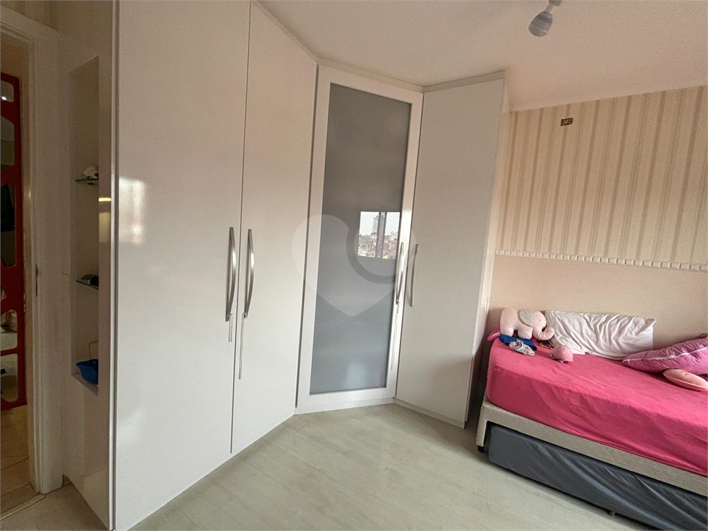  Amplo Apartamento todo reformado na Região de Santa Terezinha, com 143 metros de área útil,3 quarto