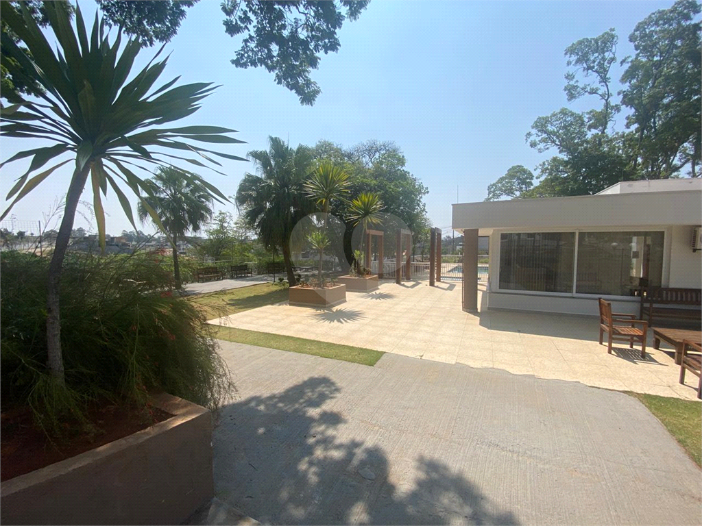 Casa de Condomínio à venda com 3 quartos, 240m² - Foto 1