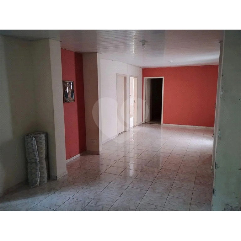 Casa Sobrado para venda com 200m²  6 dormitórios 6 banheiros 6 vagas no Jaraguá.