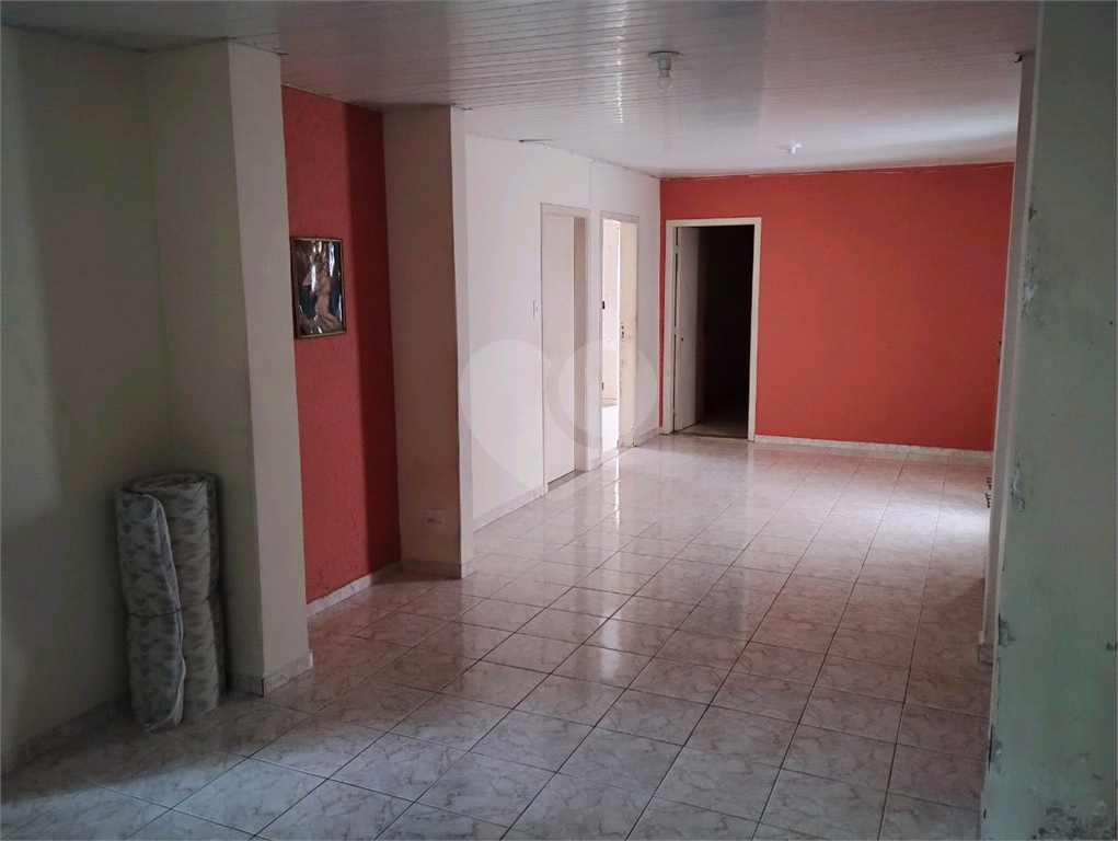 Casa Sobrado para venda com 200m²  6 dormitórios 6 banheiros 6 vagas no Jaraguá.