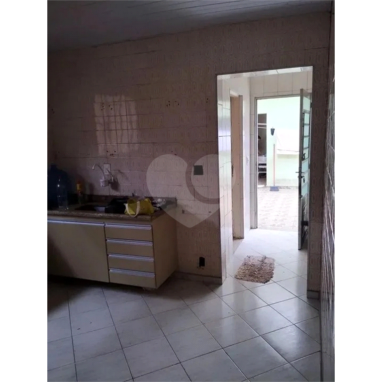 Casa Sobrado para venda com 200m²  6 dormitórios 6 banheiros 6 vagas no Jaraguá.