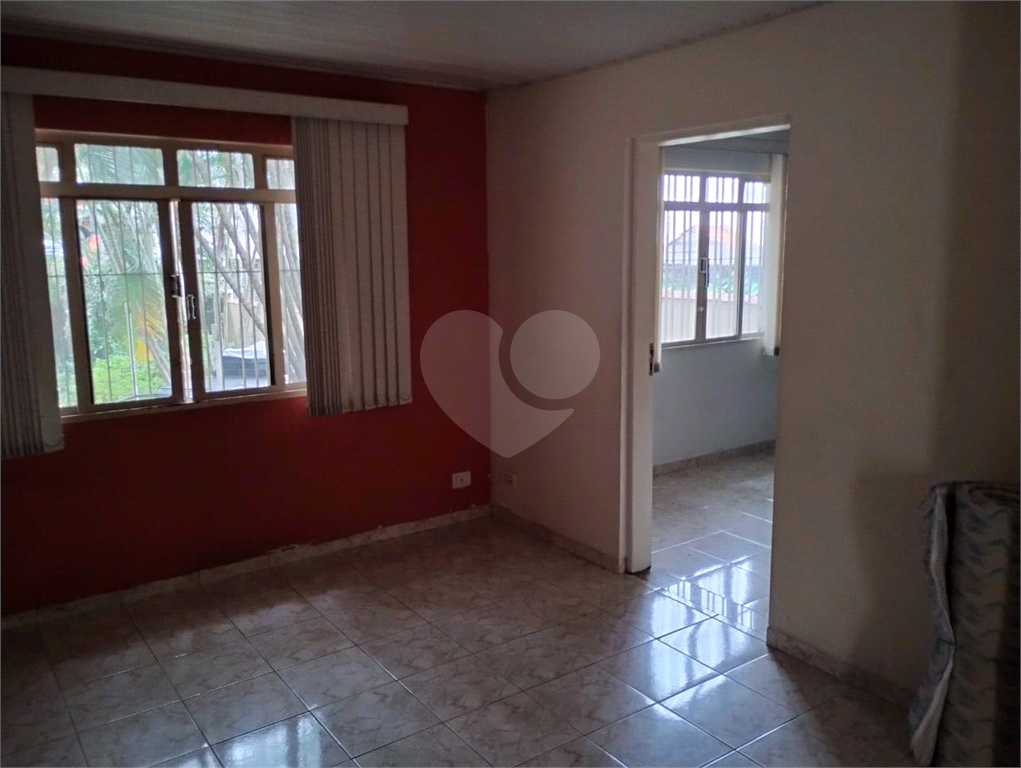 Casa Sobrado para venda com 200m²  6 dormitórios 6 banheiros 6 vagas no Jaraguá.
