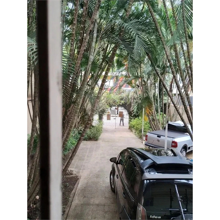 Casa Sobrado para venda com 200m²  6 dormitórios 6 banheiros 6 vagas no Jaraguá.