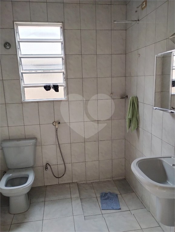 Casa Sobrado para venda com 200m²  6 dormitórios 6 banheiros 6 vagas no Jaraguá.