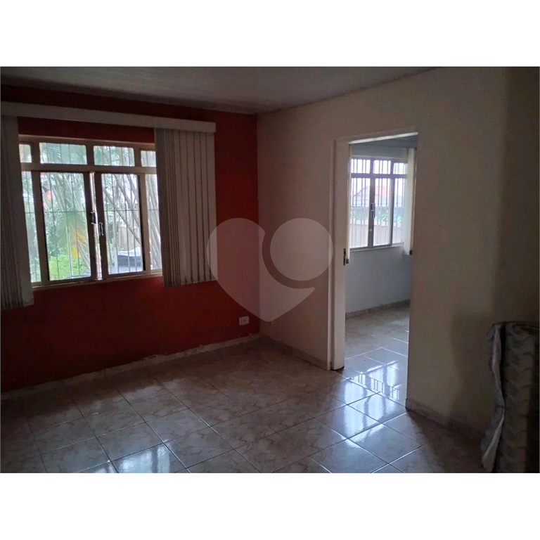 Casa Sobrado para venda com 200m²  6 dormitórios 6 banheiros 6 vagas no Jaraguá.