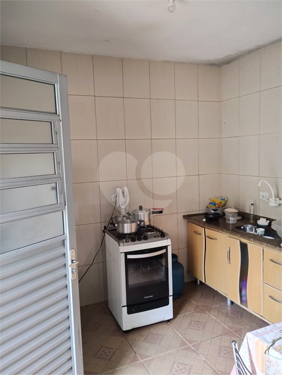 Casa Sobrado para venda com 200m²  6 dormitórios 6 banheiros 6 vagas no Jaraguá.