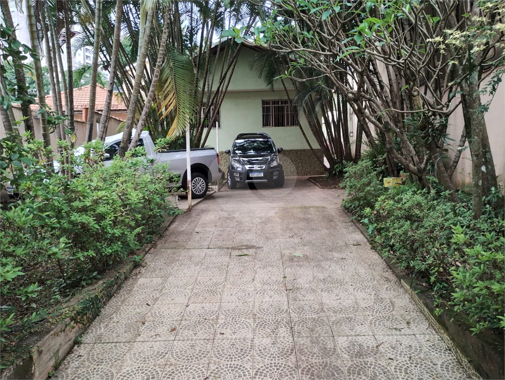 Casa Sobrado para venda com 200m²  6 dormitórios 6 banheiros 6 vagas no Jaraguá.