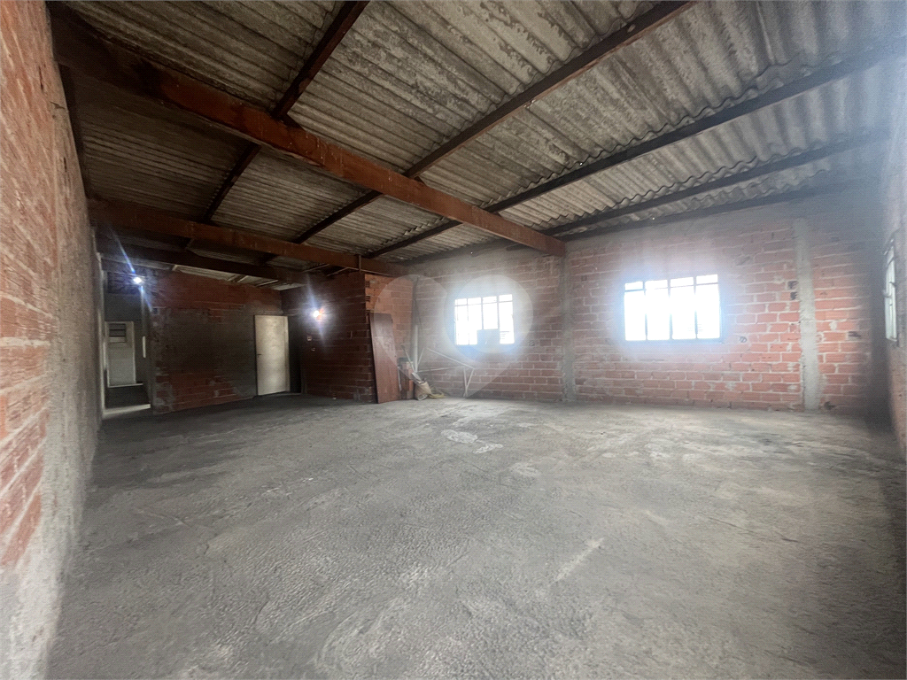 Prédio Comercial na Zona Norte