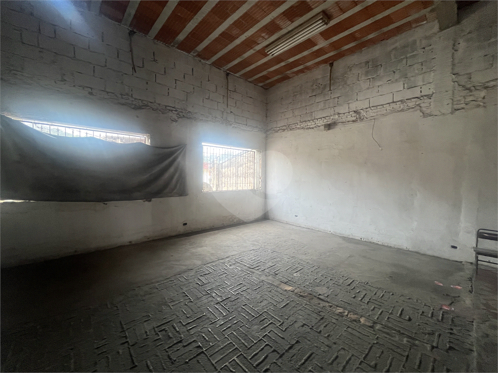 Prédio Comercial na Zona Norte