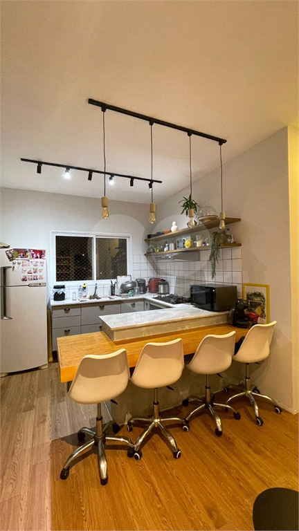 Apartamento à venda com 2 quartos, 70m² - Foto 1