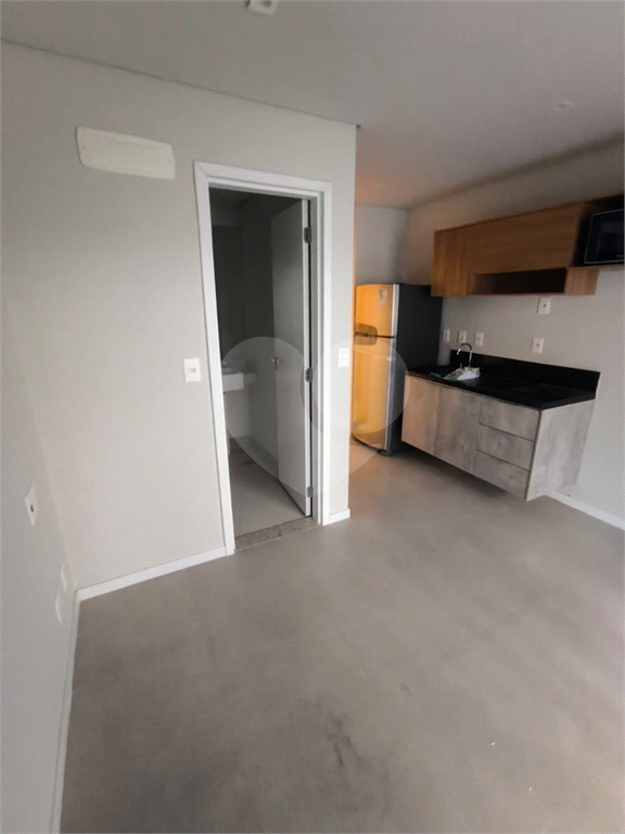 PINHEIROS - ESTÚDIO NOVO ! SEMIMOBILIADO 