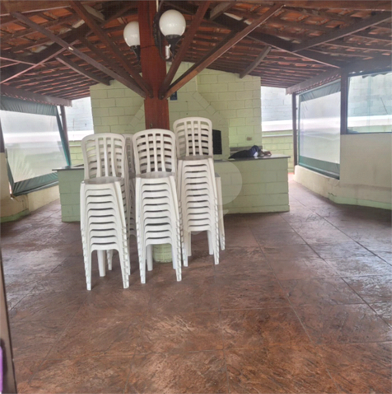 APARTAMENTO em JARDIM CUMBICA