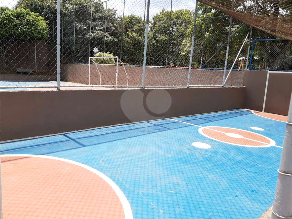 APARTAMENTO em CAMPO LIMPO