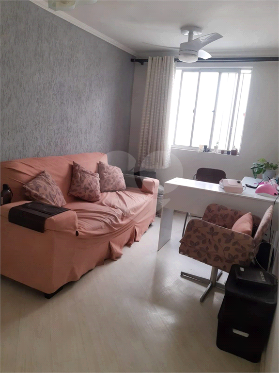 APARTAMENTO em CAMPO LIMPO