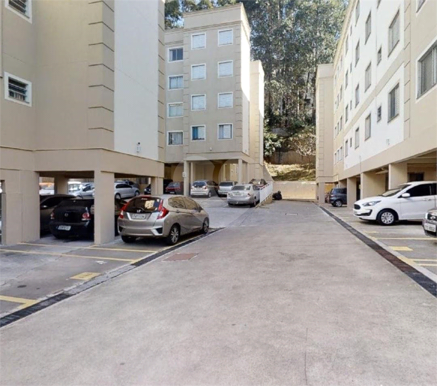 APARTAMENTO em CAMPO LIMPO