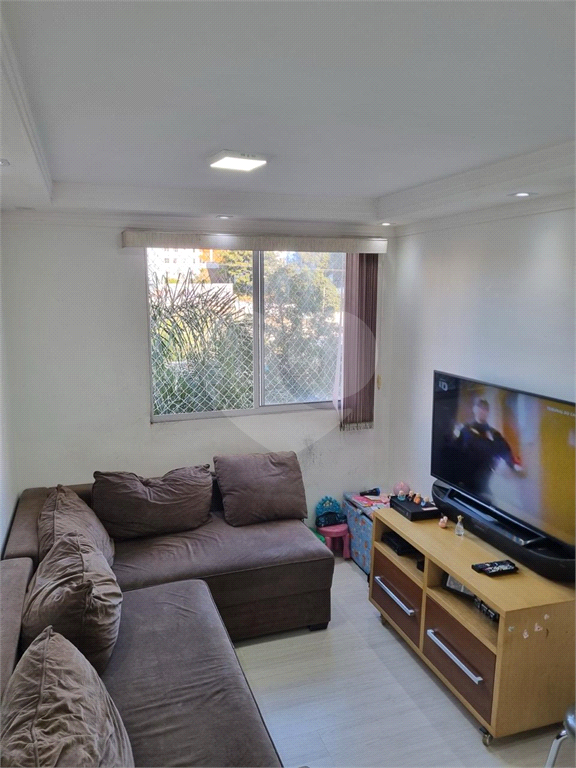 APARTAMENTO em CAMPO LIMPO