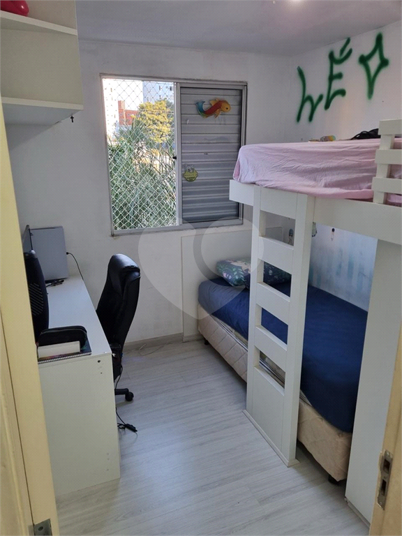 APARTAMENTO em CAMPO LIMPO
