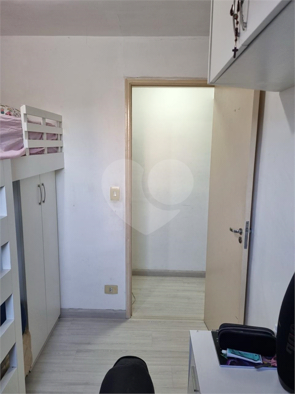 APARTAMENTO em CAMPO LIMPO