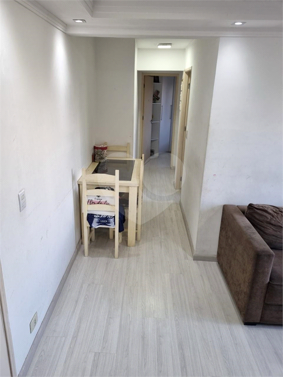 APARTAMENTO em CAMPO LIMPO