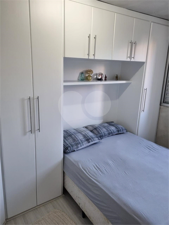 APARTAMENTO em CAMPO LIMPO