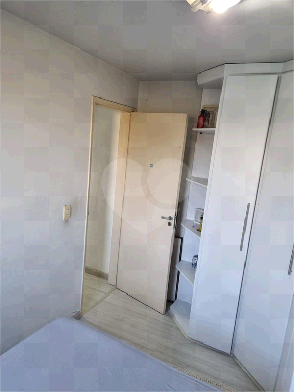 APARTAMENTO em CAMPO LIMPO