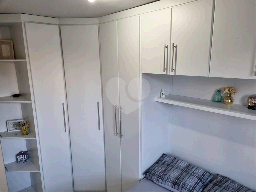 APARTAMENTO em CAMPO LIMPO