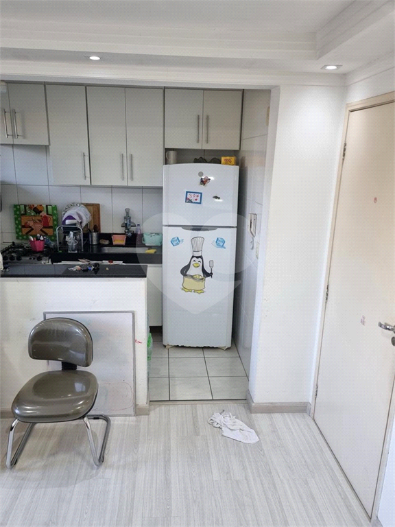 APARTAMENTO em CAMPO LIMPO