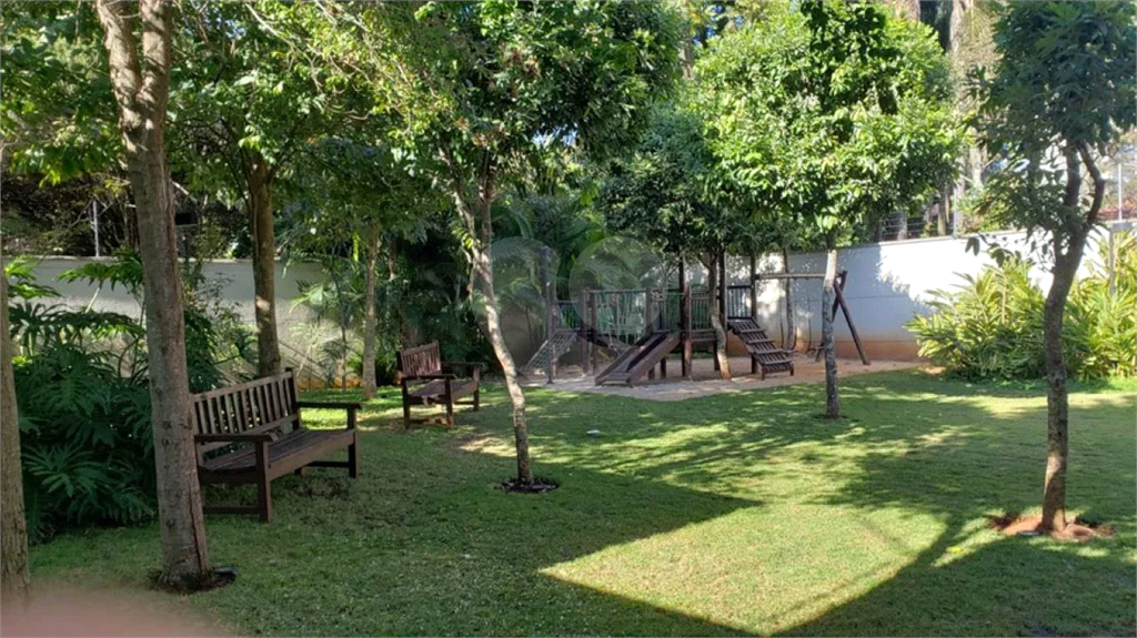 APARTAMENTO em VILA MASCOTE