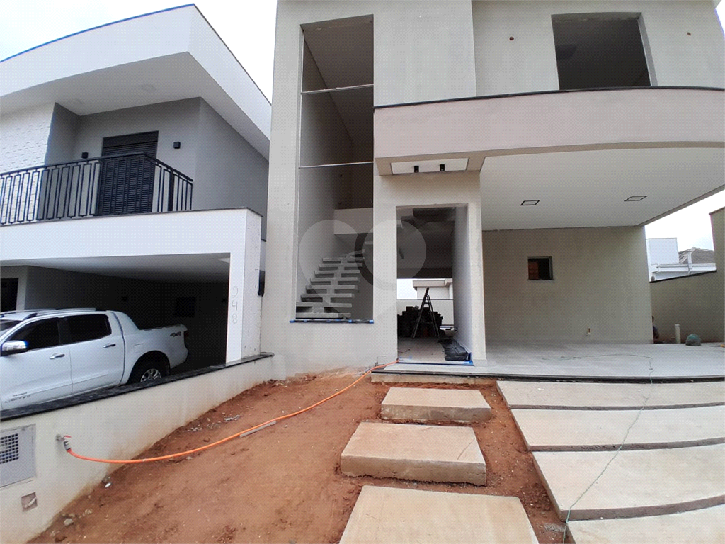 Casa de Condomínio à venda com 3 quartos, 230m² - Foto 2