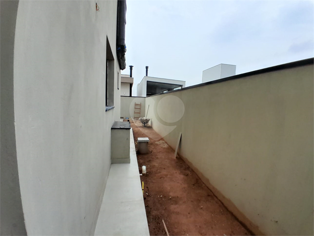 Casa de Condomínio à venda com 3 quartos, 230m² - Foto 3