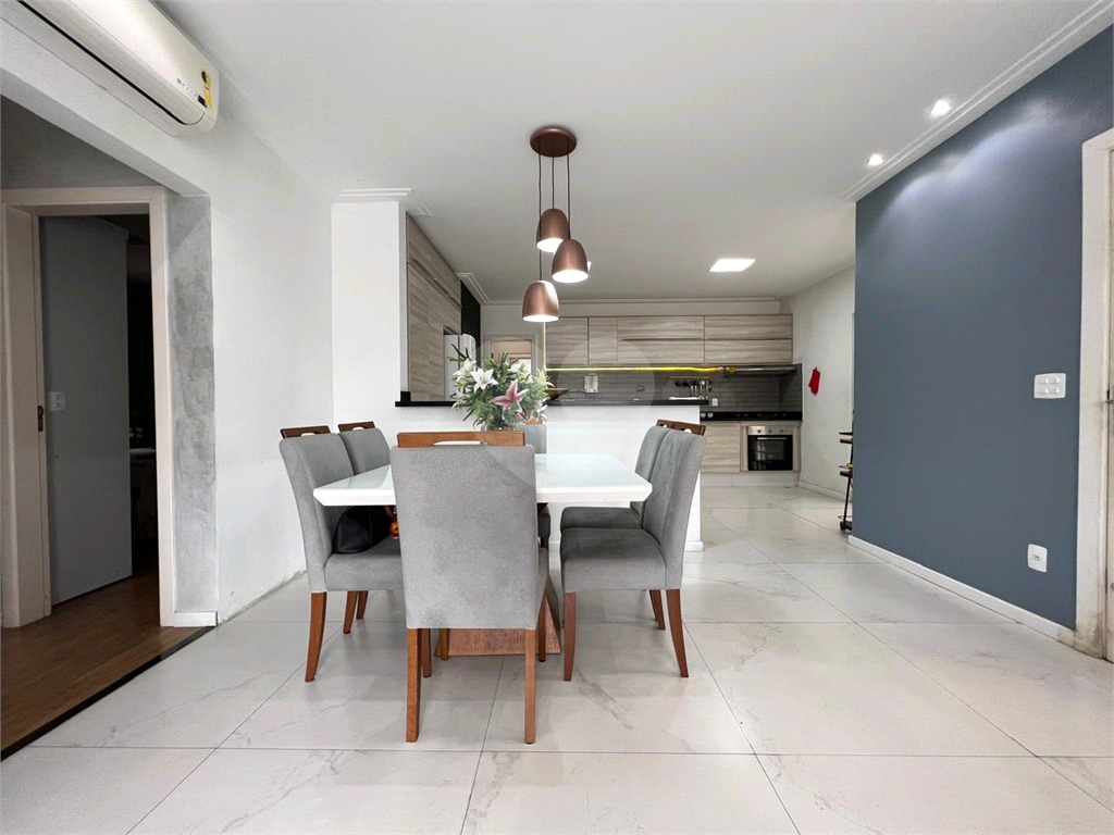 Casa assobradada à venda | 162 m² | 2 suítes | 2 vagas na Parada Inglesa!