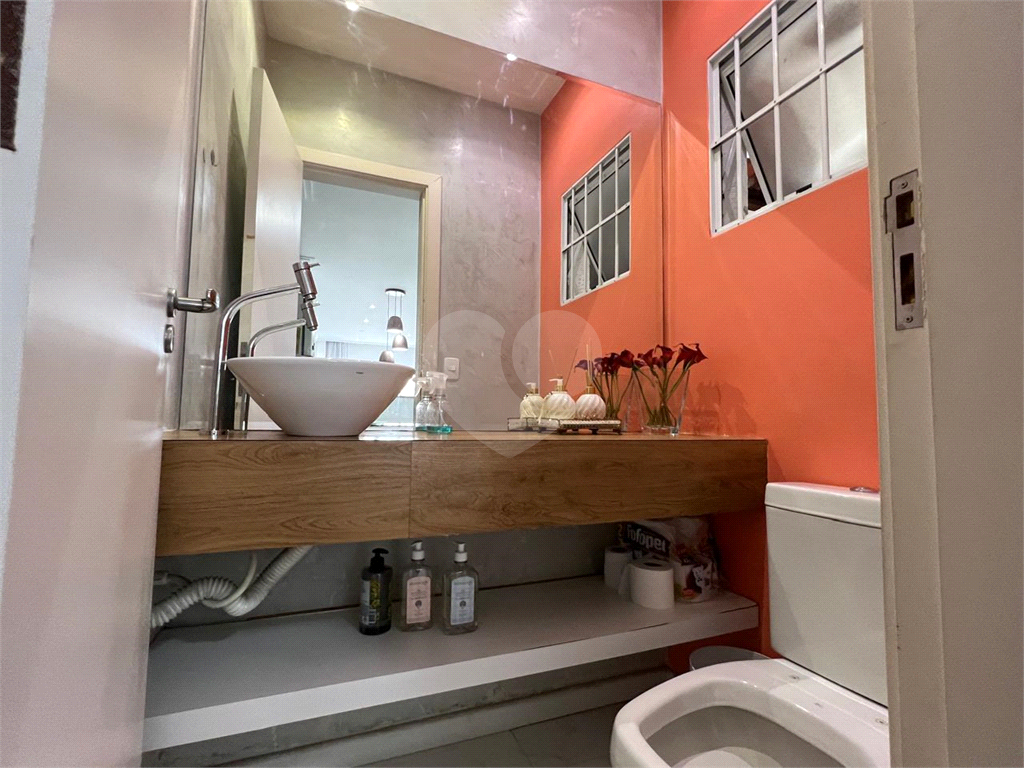 Casa assobradada à venda | 162 m² | 2 suítes | 2 vagas na Parada Inglesa!