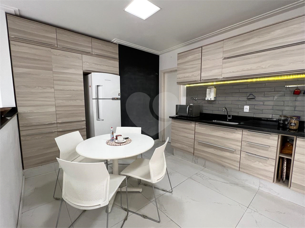 Casa assobradada à venda | 162 m² | 2 suítes | 2 vagas na Parada Inglesa!