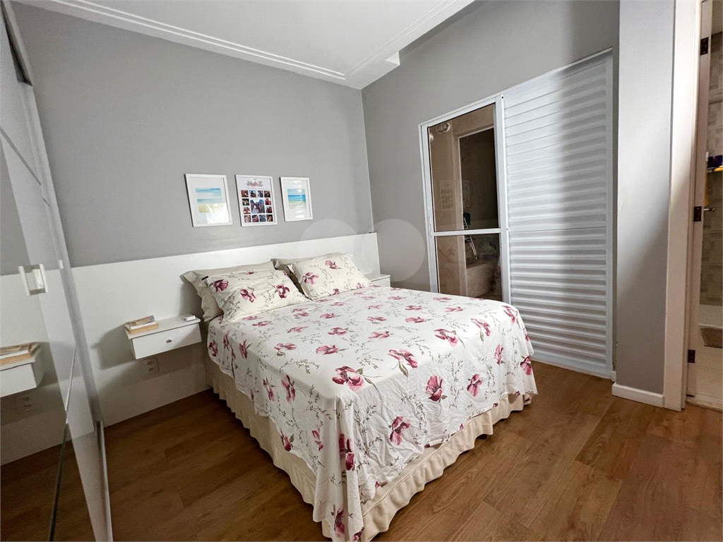 Casa assobradada à venda | 162 m² | 2 suítes | 2 vagas na Parada Inglesa!