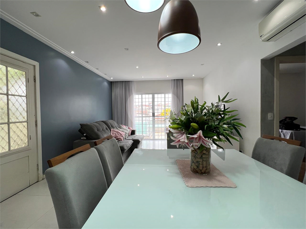 Casa assobradada à venda | 162 m² | 2 suítes | 2 vagas na Parada Inglesa!